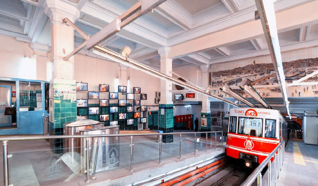 Taksim–Tünel Nostalgic Tram (line T2), Istanbul